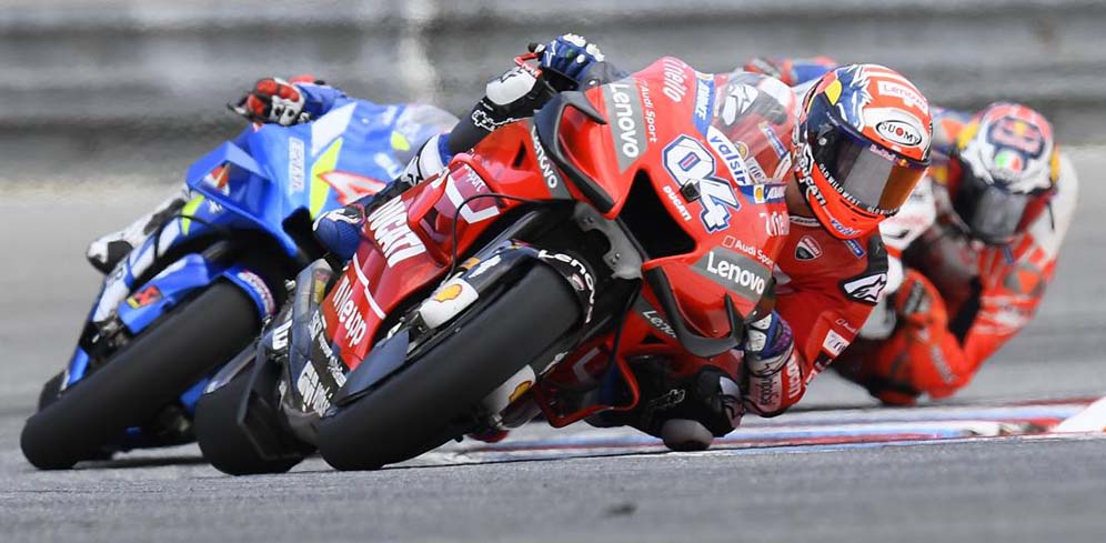 Dovizioso Sebut Ban Marquez Berbeda